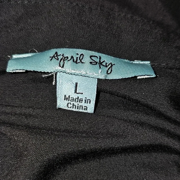 Apryl Sky Floral Roll Tab Sleeve,Sharkbite Hem Bohemian Top Sz Lg - Picture 8 of 9